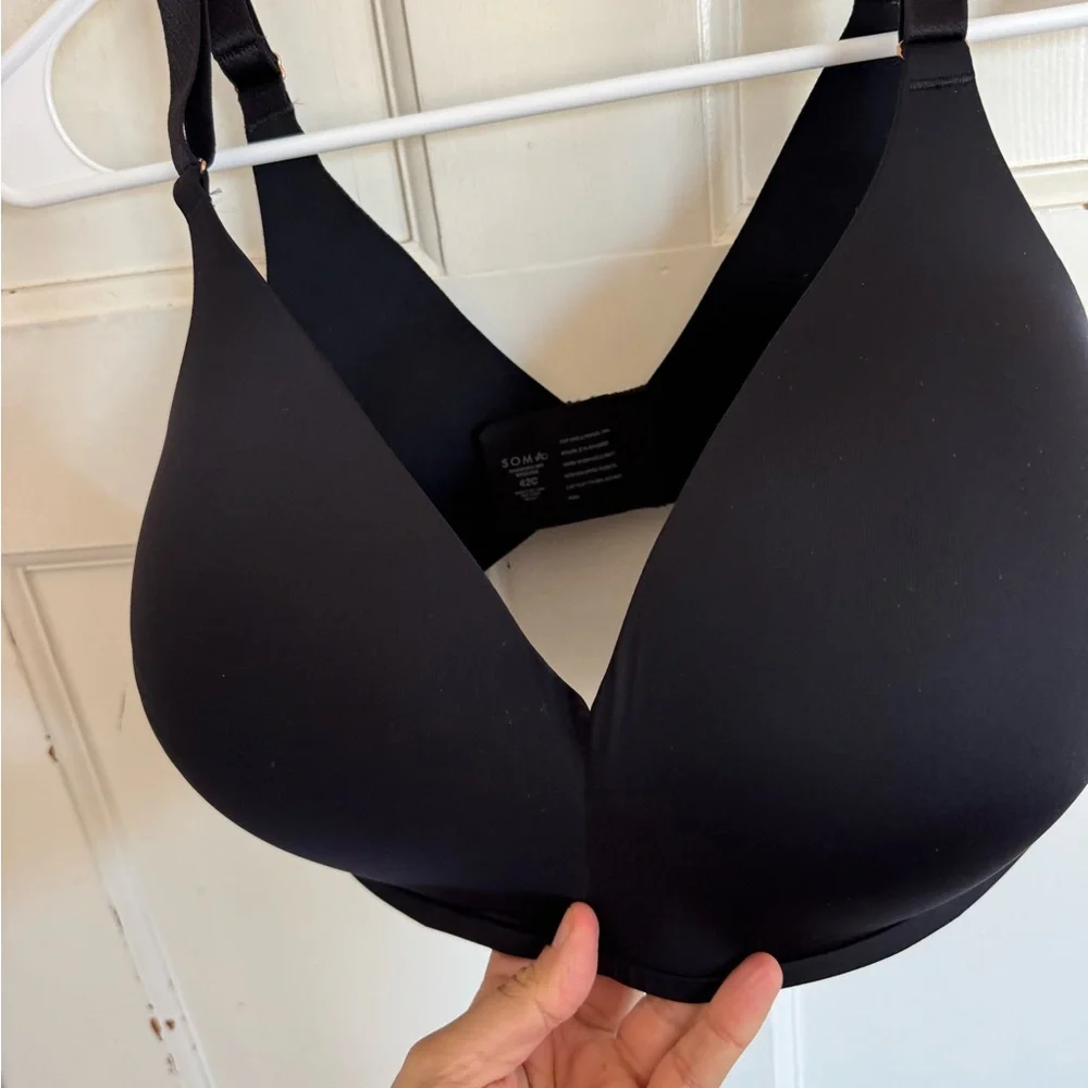 Soma‎ black Vanishing 360 wireless bra size 42C